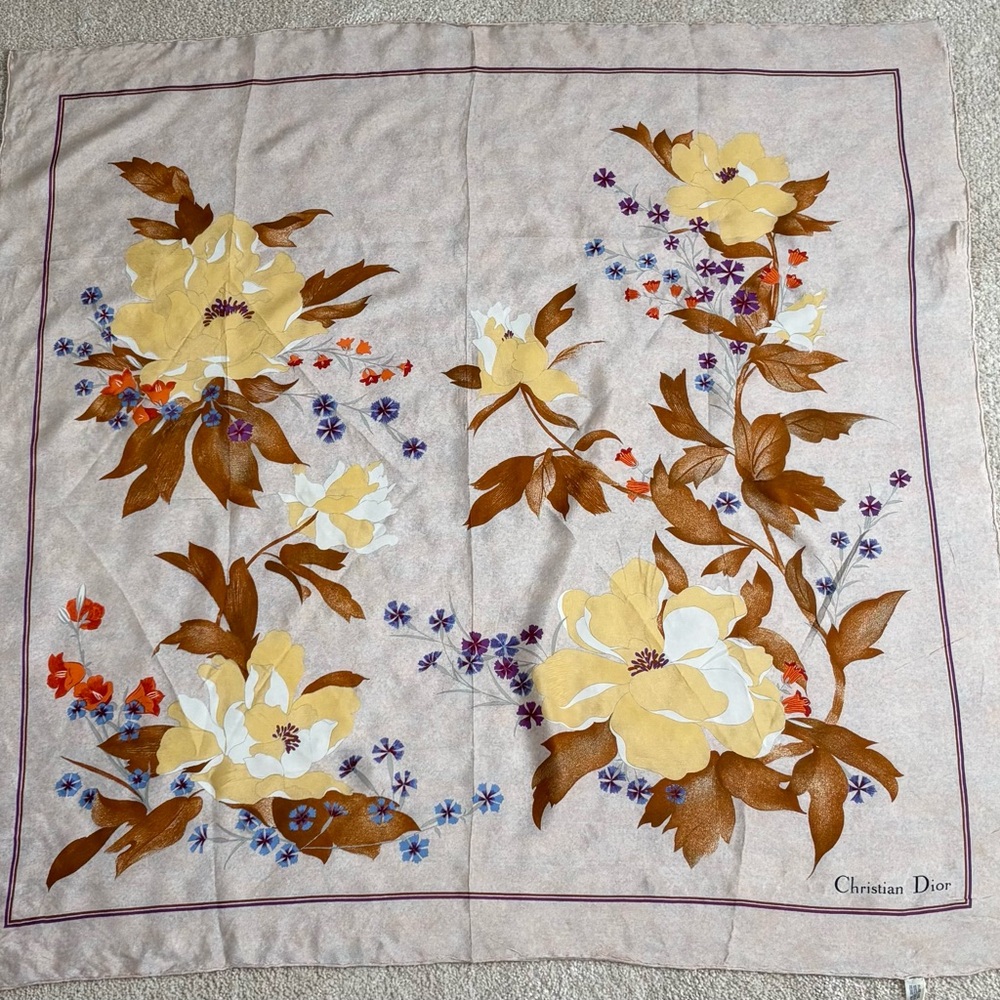 VNTG 60s/70s Christian Dior Silk Floral Scarf w Ecru Backround made in Italy - Picture 2 of 14